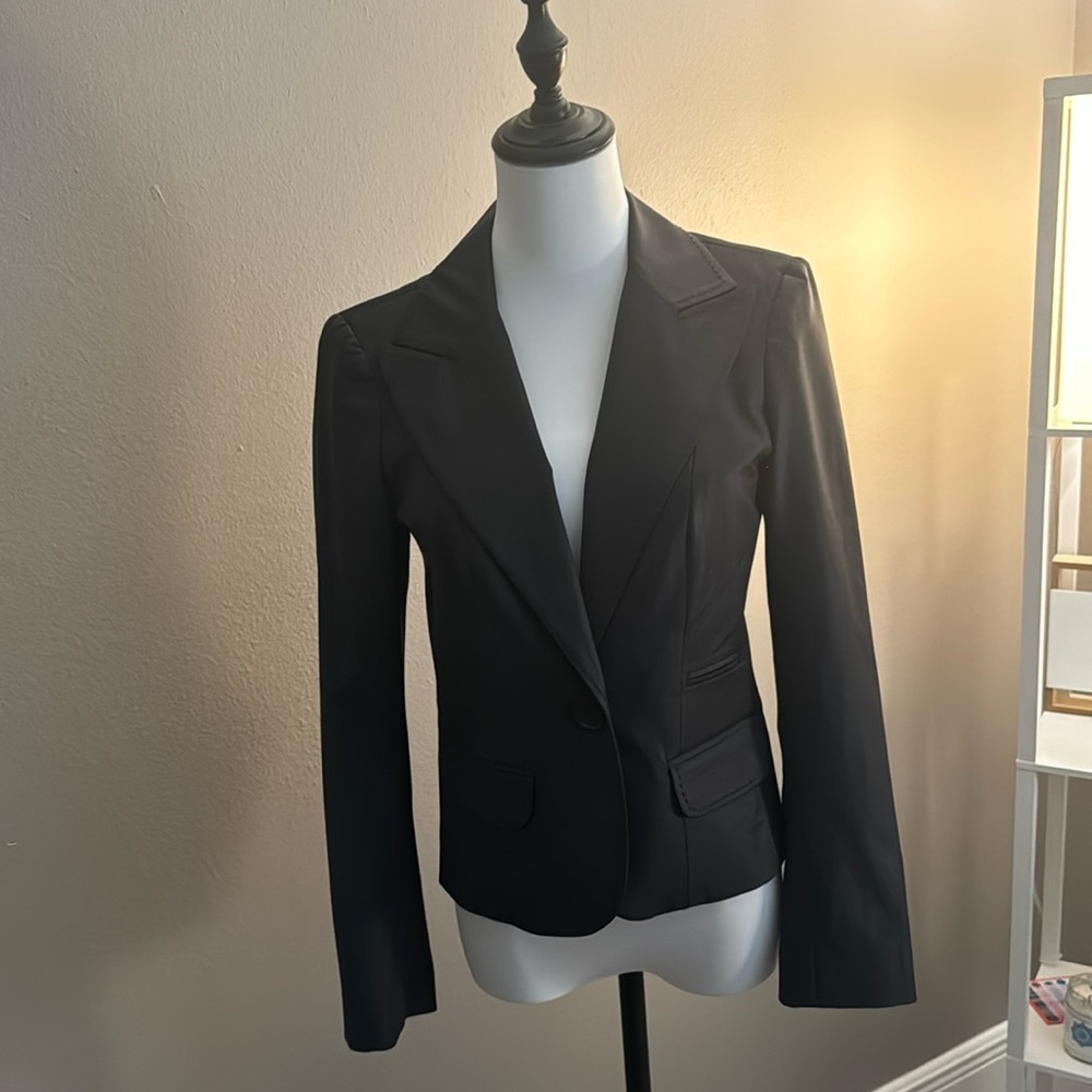 Bebe/Excellent condition, worn maybe once or twice gray blazer jacket size 6